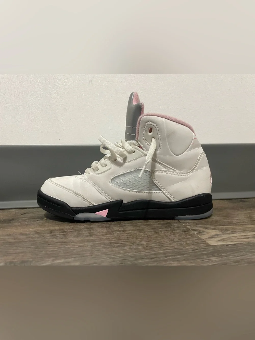 Jordan 5 retro White & Pink kids (girls) High-Top Sneakers size 2.5